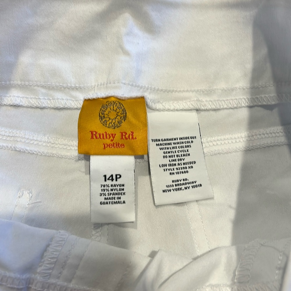 Ruby Rd. Petite capri pants - excellent condition! - Picture 4 of 6